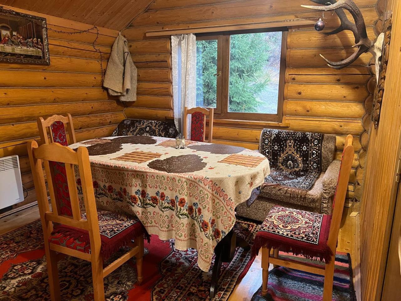 Farmstead Lisova Hostel Mizhhirya  Buitenkant foto